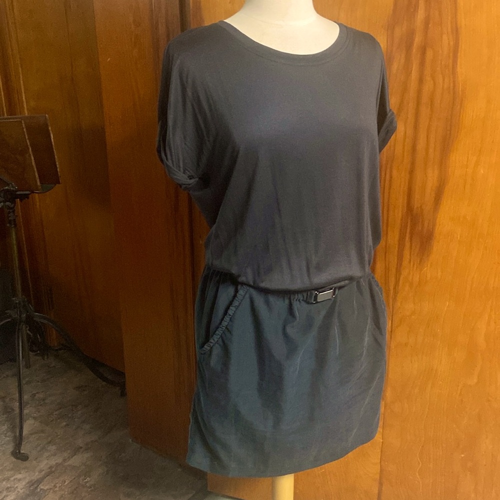 Calvin Klein Easy to wear black dress pockets MEDIUM polished